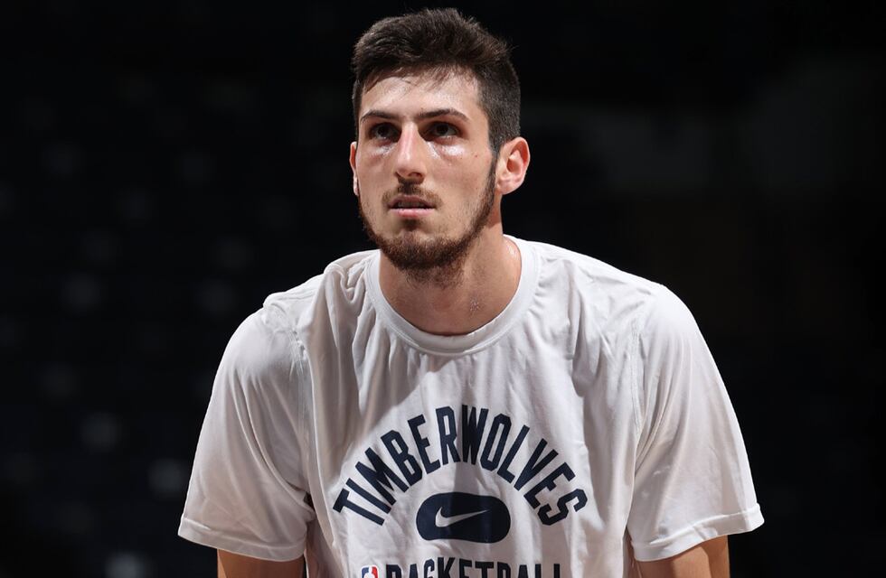 Leandro Bolmaro sumó minutos en Minnesota Timberwolves ante L.A. Clippers