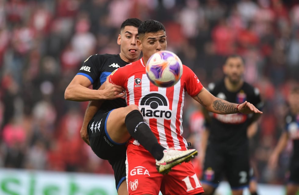 Video: la jugada en la que todo Instituto reclamó penal, en el final del primer tiempo ante Tigre