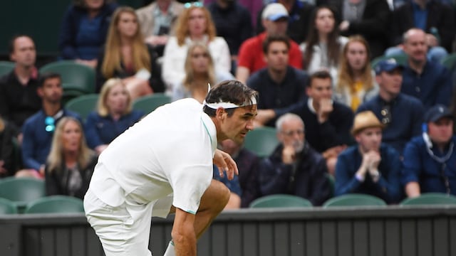 Roger Federer estará fuera del circuito "por muchos meses" por una nueva cirugía.