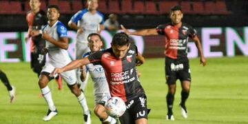 Volvió "El Pulga" Rodríguez, marcó un gol, pero Colón no pudo ganarle a Godoy Cruz. (Diario El Litoral de Santa Fe)