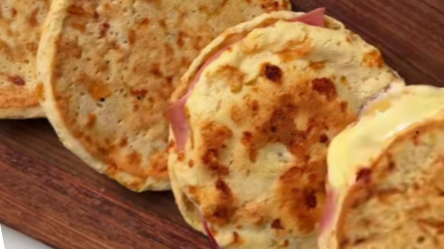 Cómo hacer tostado de jamón y queso con pan de chipa.