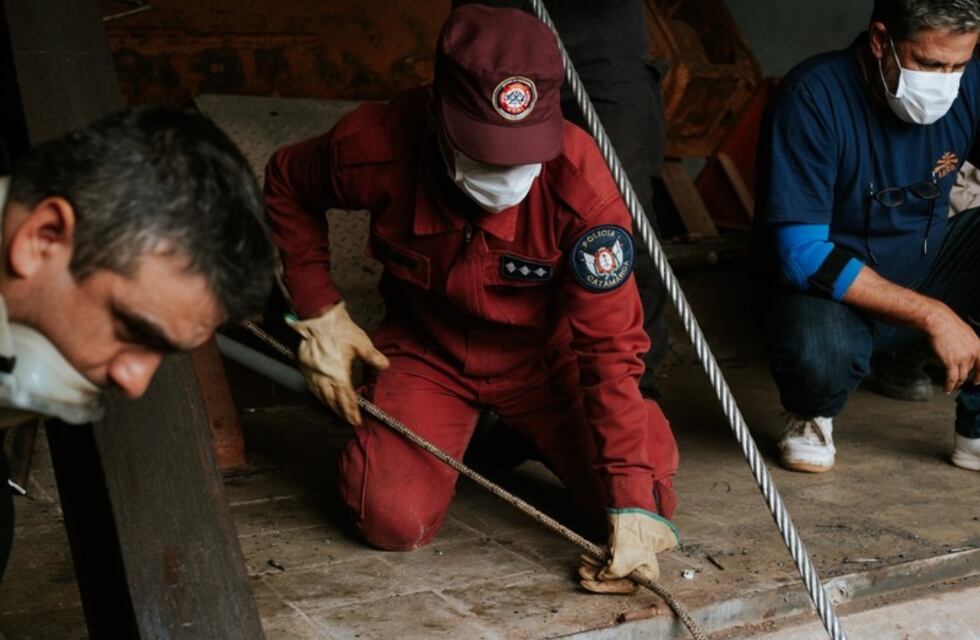 Trabajan en la recuperación del sistema de compuertas y restauración del Dique Pirquitas