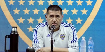 Juan Román Riquelme buscará contratar a Arturo Vidal.