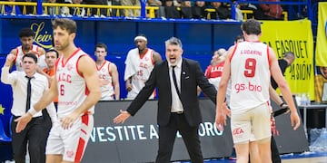 Boca-Instituto, en el quinto duelo de la final de la Liga Nacional de Básquet, en La Bombonerita. (Marcelo Endelli y Javier Centeno)