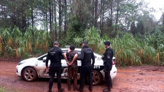 Dos presos se fugaron de una comisaría en Oberá: lograron recapturar a uno.