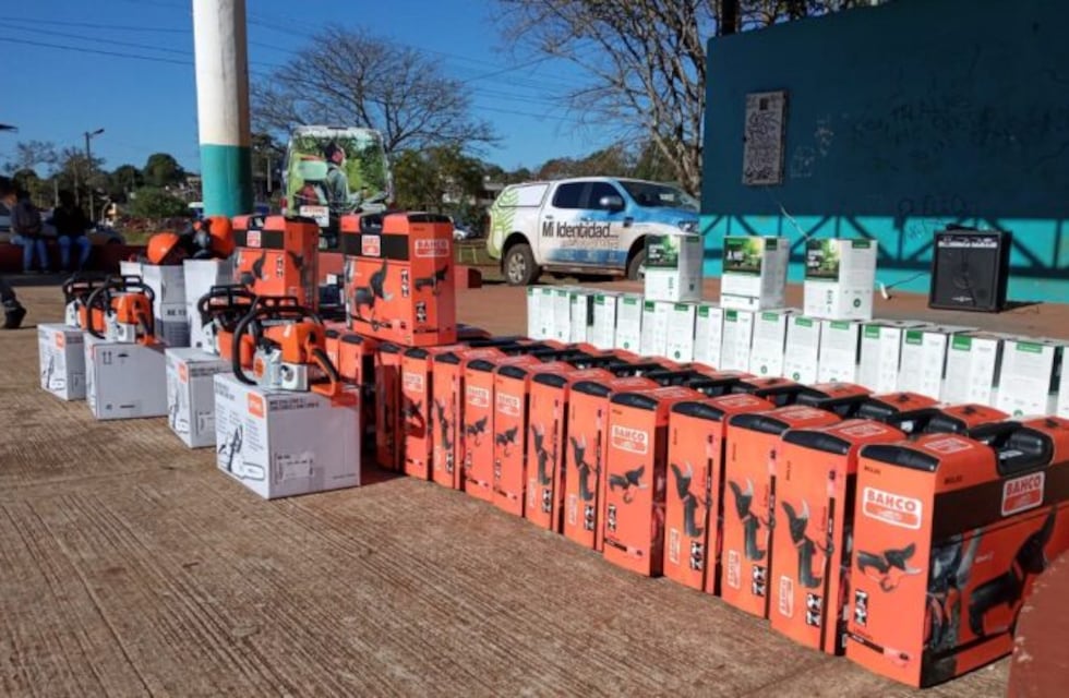 Productores y trabajadores rurales de San Pedro recibieron herramientas agrícolas