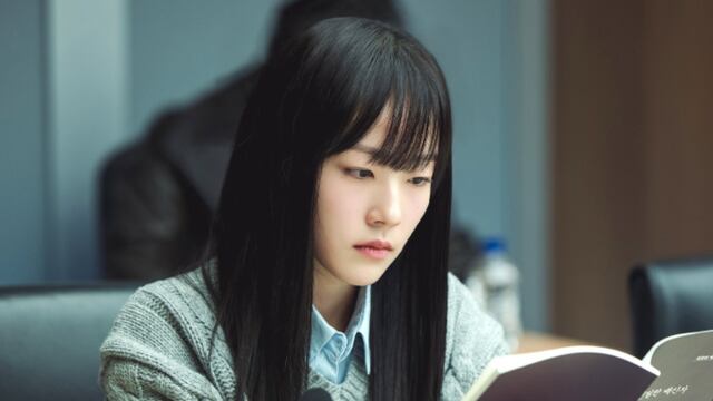 "Traición Cercana", es una serie coreana transmitida por Netflix.