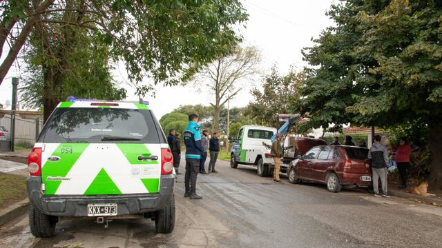Días atrás, vecinos de Punta Mogotes denunciaron ante la Delegación del Puerto la presencia de cinco vehículos abandonados y microbasurales