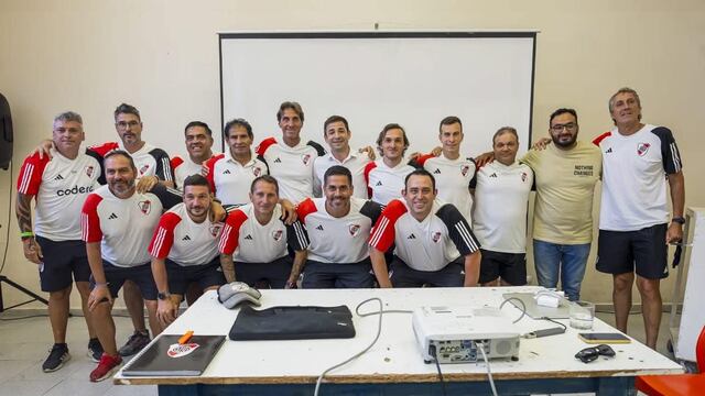 Se analizó en curso para formadores, técnico y profesores de fútbol