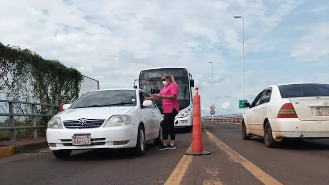 Gabriela Ramírez, trabaja de enfermera en el puesto sanitario del Puente Internacional.