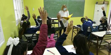 Inicio de clases Escuela Carmen Ponce de Videla. Docentes se movilizarán luego de la jornada escolar.