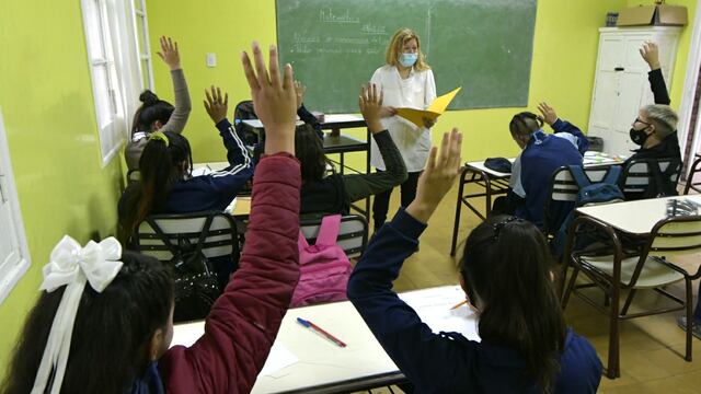 Inicio de clases Escuela Carmen Ponce de Videla. Docentes se movilizarán luego de la jornada escolar.