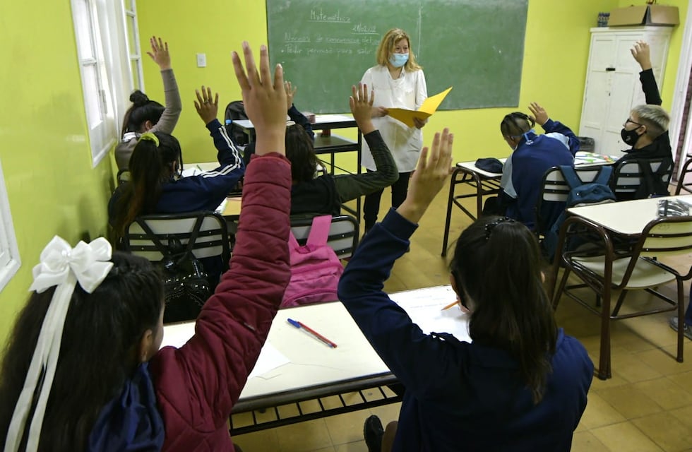 Inicio de clases 2022: el reclamo salarial del sector docente y las nuevas medidas de la DGE