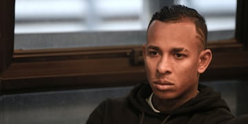 El futbolista colombiano Sebastián Villa, del club argentino Boca Juniors, durante una audiencia en el juicio en su contra por los presuntos delitos de violencia de género en perjuicio de la denunciante Daniela Cortés, en Buenos Aires, el miércoles 17 de mayo de 2023. (AP Foto/Gustavo Garello)