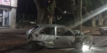 Así quedó el auto luego del accidente en Colonia Caroya.