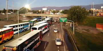 Continúa el corte de las empresas de turismo. Foto: Twitter Matías Pascualetti.