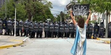 Represión en Formosa tras manifestaciones en contra de volver a la fase 1 del ASPO en la provincia.
