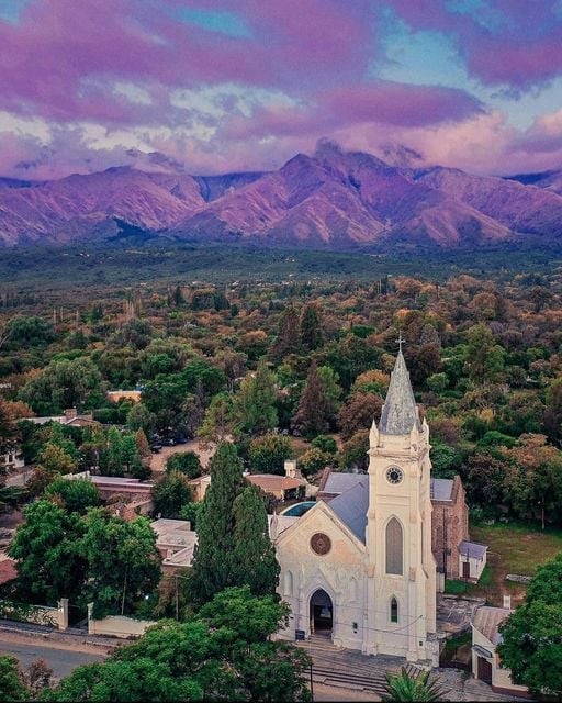 Un pueblo de Córdoba compite para el ser más lindo del mundo.