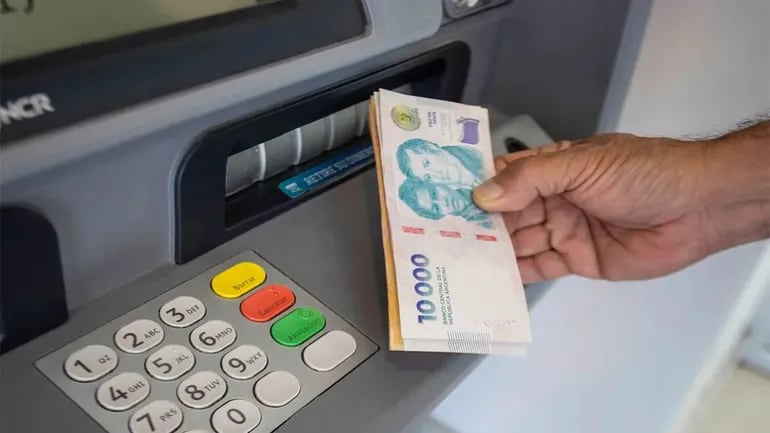 Los primeros en cobrar serán los trabajadores de administración central, educación y sanidad, seguidos por municipios del interior y organismos descentralizados.