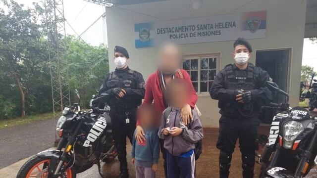 Garupá: policías resguardaron a un niño que se extravió al salir de la escuela.