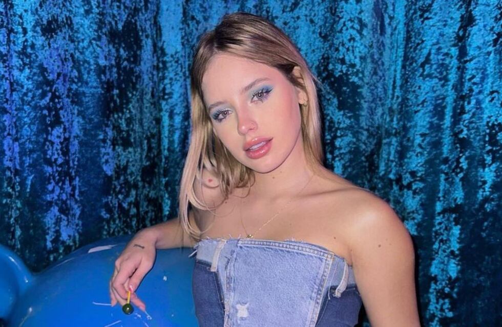 Brillo, tajo y transparencias: Coti Romero se robó todas las miradas en la alfombra del Bailando 2023