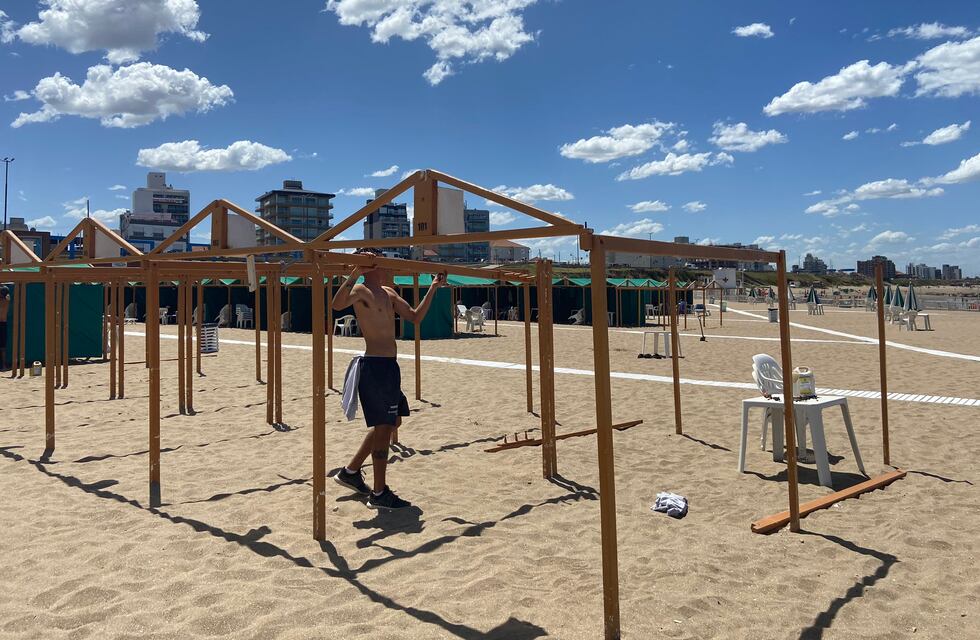 Montenegro confirmó que se recuperan más de 15 mil metros cuadrados de playa