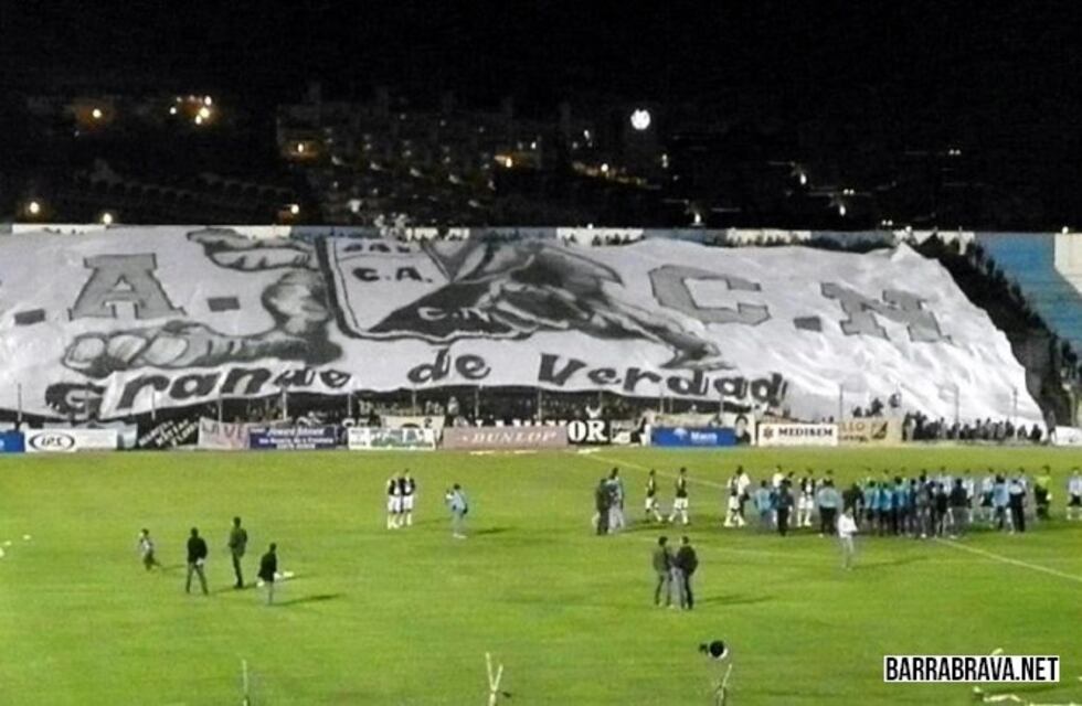 La fiesta de Central Norte terminó con disturbios, cinco detenidos y un policía herido