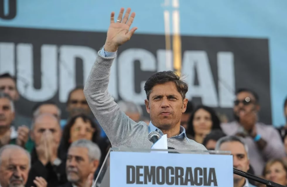 La oposición apura la resistencia contra un Javier Milei que se refugia en el respaldo popular y desafía