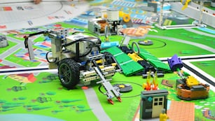 Brindan talleres gratuitos de robótica con Lego en Córdoba.