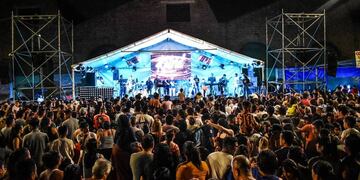 La propuesta invita a toda la familia a disfrutar de los corsos y shows en vivo en Córdoba.