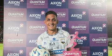El delantero que anotó tres goles en seis minutos y eliminó a Talleres de la Copa Argentina.