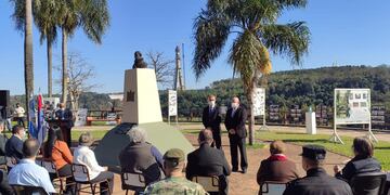 Iguazú conmemoró los 120 años cumplidos en un acto en el Hito Fundacional