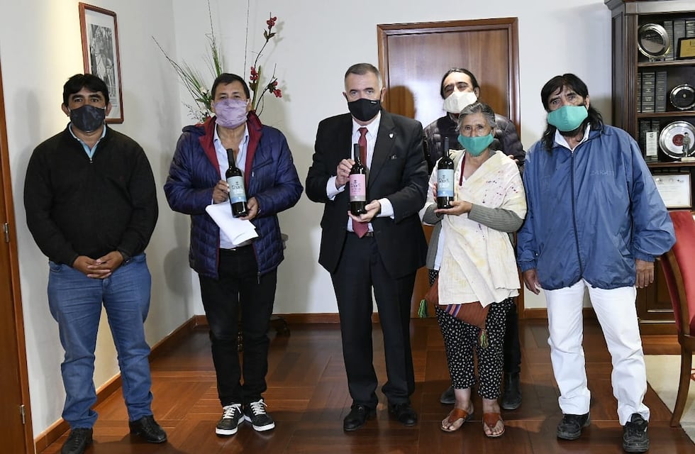 Legislatura: Jaldo recibió a comunidades indígenas de Amaicha del Valle