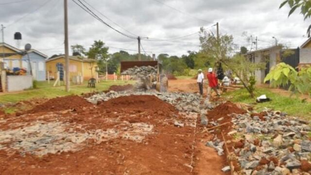 Diferentes frentes de obra se realizan de manera simultánea en varias localidades de Misiones.