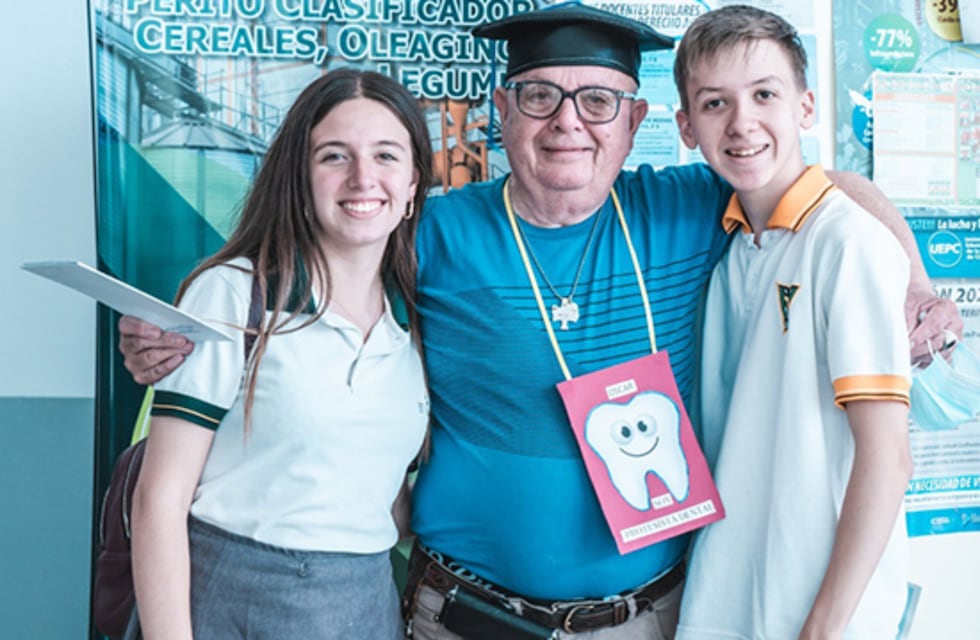 Villa María: tiene 73 años, se recibió de técnico dental y busca “ofrecer sus servicios”