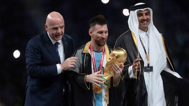 Lionel Messi levantó la Copa del Mundo después de tanta lucha. Foto: EFE