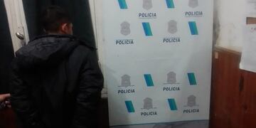 aprehensión de un hombre que amenazó con un arma blanca a otro.