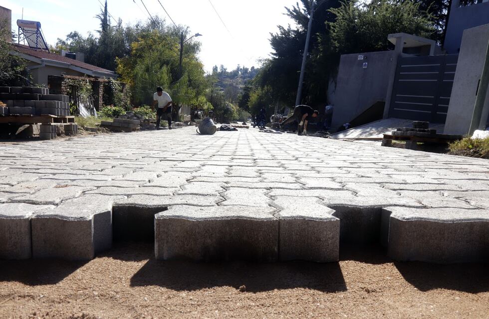 Conectivdad Carlos Paz: avanzan las obras de adquinado y sistematicación vial en el Distrito Oeste