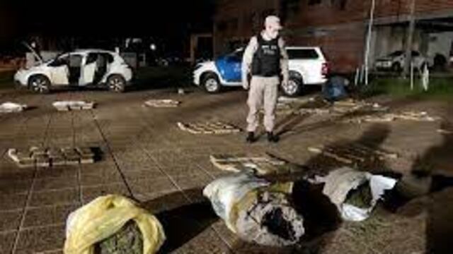 Prefectura Naval Argentina incautó más de 27 kilogramos de marihuana en Garupá.