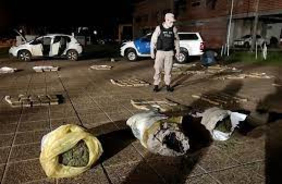 Prefectura Naval Argentina incautó más de 27 kilogramos de marihuana en Garupá