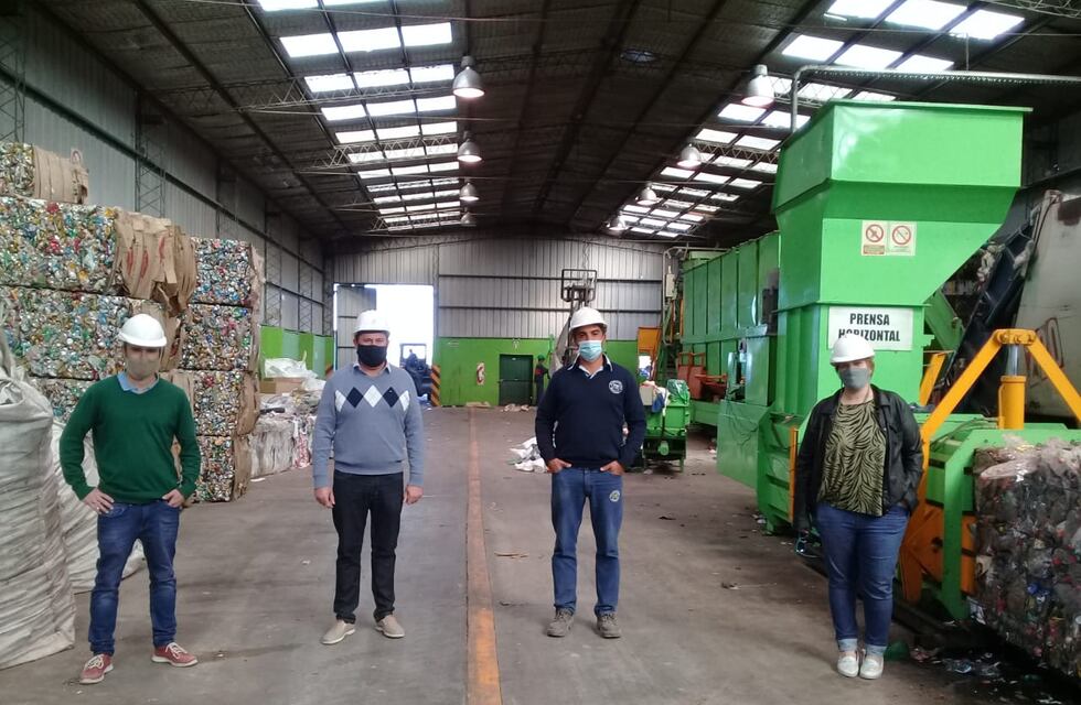 Funcionarios de Coronel Dorrego visitaron la Planta de Separación de residuos