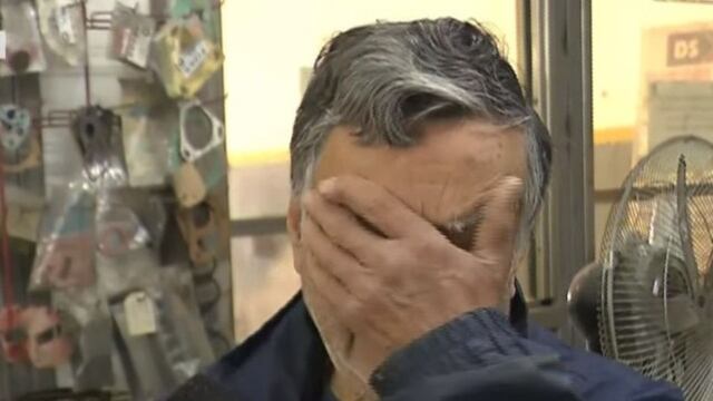 El taller de Manuel sufrió un grave robo y tiene las manos vacías.