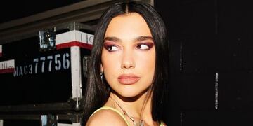 Dua Lipa marca tendencia.