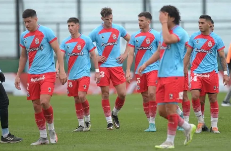 A cinco fechas del final, Arsenal es el primer equipo en descender a la Primera Nacional