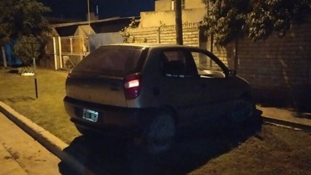 Un joven evadió un control e intentó golpear a los policías