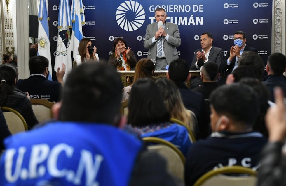 El gobernador encabezó la titularizó de 27 agentes del IPLA