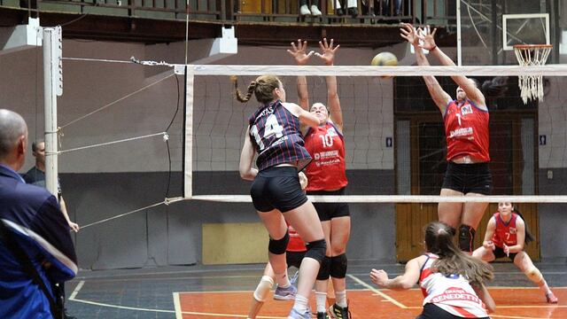 La Semifinal Femenino Vóley Clausura fue para COP.