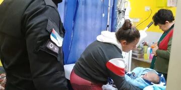 Pozo Azul: policías asistieron a un bebé con problemas respiratorios.
