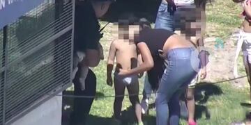 El momento quedó registrado en las cámaras de seguridad de la zona.