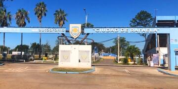 Fachada del autódromo "Ciudad de Rafaela"